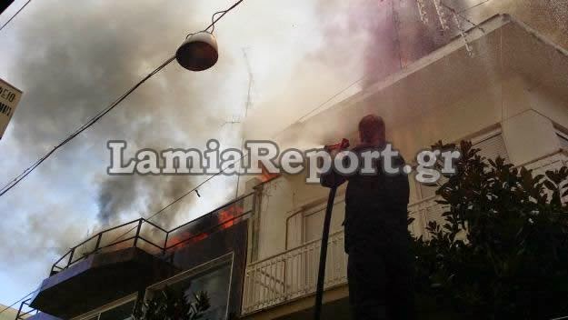 Πυρκαγιά σκόρπισε τον πανικό στο κέντρο της Λαμίας! [video] - Φωτογραφία 3