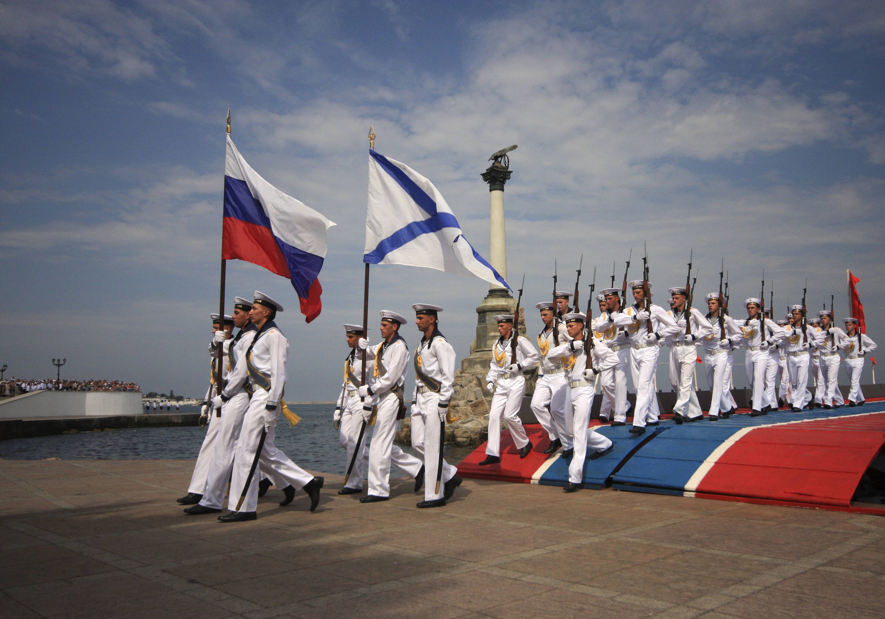 Ρωσική επίδειξη ισχύος στην Κριμαία - Φωτογραφία 2