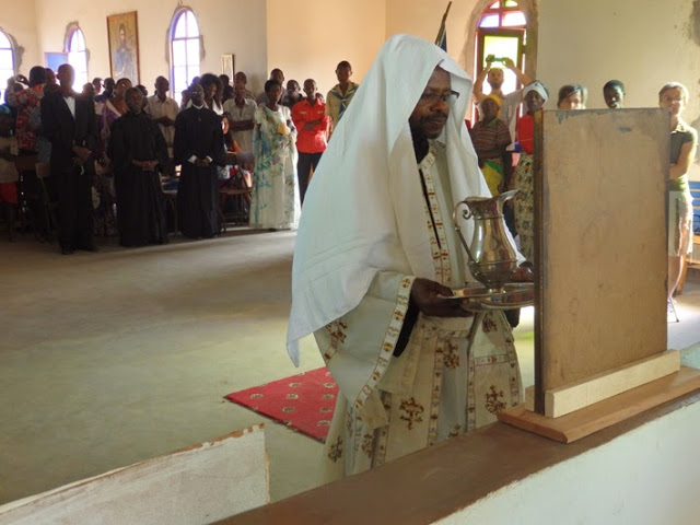 Νέος κληρικός στην Επισκοπή Μπουρούντι και Ρουάντα - Φωτογραφία 2