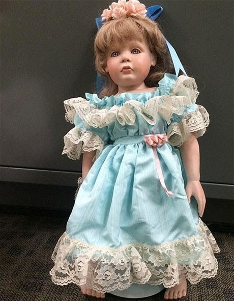 Μυστήριο με τις στοιχειωμένες πορσελάνινες κούκλες - Φωτογραφία 3