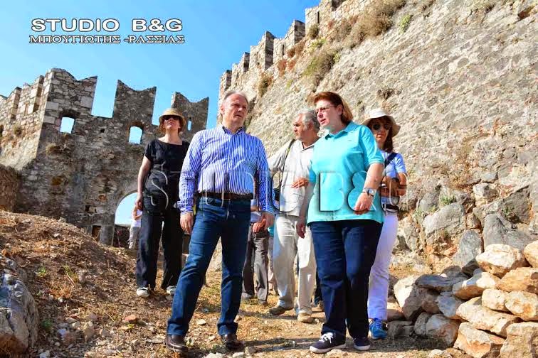Τους αρχαιολογικούς χώρους της Ακροναυπλίας, της Ασίνης επισκέφτηκε ο Υφυπουργός Αθλητισμού και Πολιτισμού Γιάννης Ανδριανός - Φωτογραφία 3