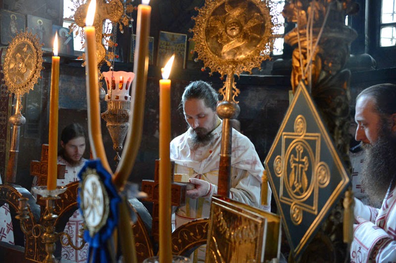 5074 - Φωτογραφίες από τον εορτασμό της Παναγίας της Τριχερούσας στην Ιερά Μονή Χιλιανδαρίου Αγίου Όρους - Φωτογραφία 10
