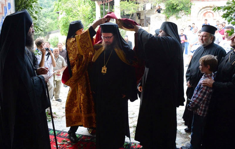 5074 - Φωτογραφίες από τον εορτασμό της Παναγίας της Τριχερούσας στην Ιερά Μονή Χιλιανδαρίου Αγίου Όρους - Φωτογραφία 2