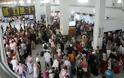 Χιλιάδες τουρίστες καταφθάνουν στην Κρήτη, κάνοντας το αεροδρόμιο να χτυπάει κόκκινο! - Φωτογραφία 2