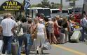 Χιλιάδες τουρίστες καταφθάνουν στην Κρήτη, κάνοντας το αεροδρόμιο να χτυπάει κόκκινο! - Φωτογραφία 4