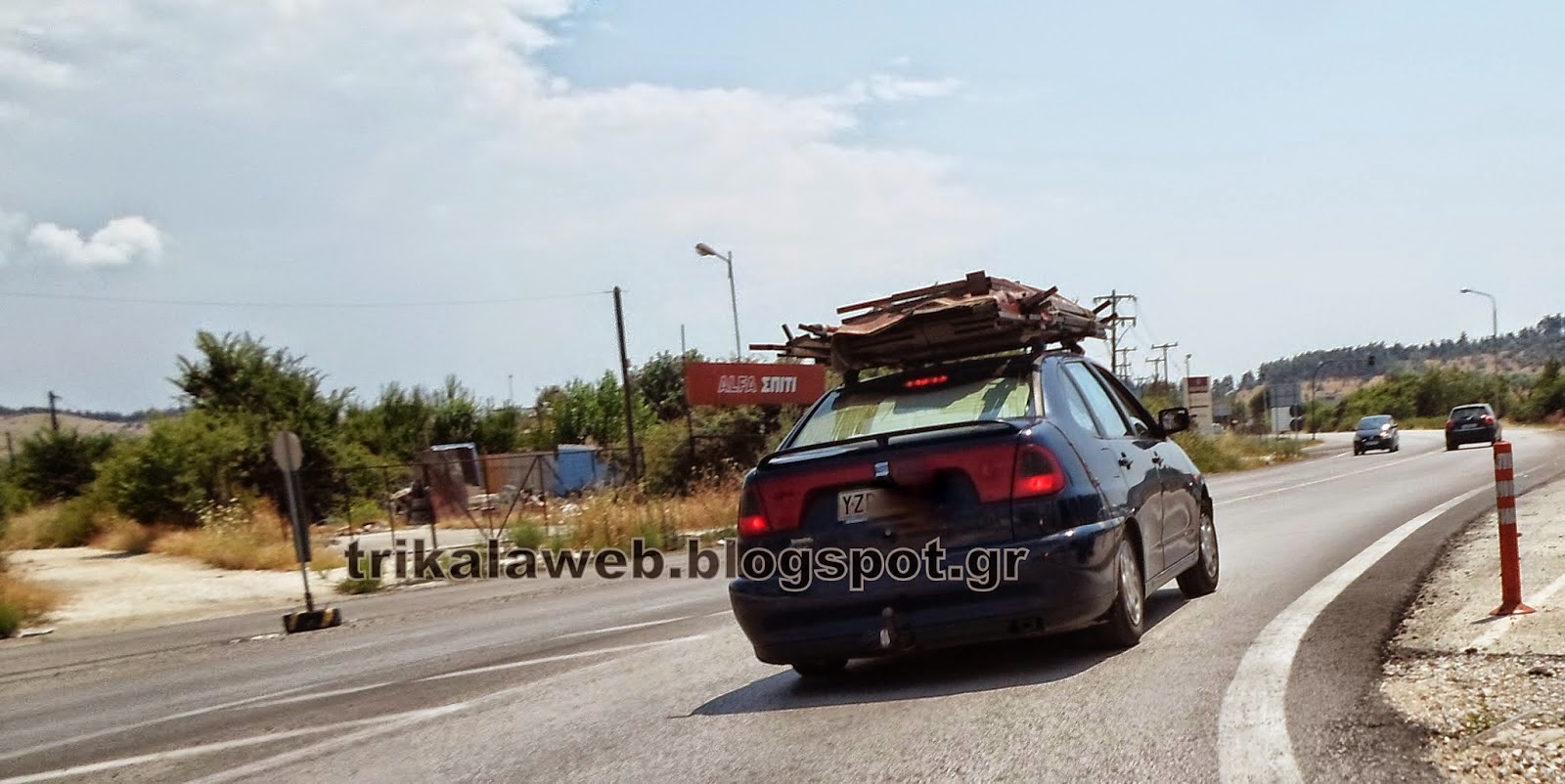 Επικίνδυνα φορτωμένα αυτοκίνητα κυκλοφορούν σε κεντρικούς δρόμους στα Τρίκαλα [photos] - Φωτογραφία 5