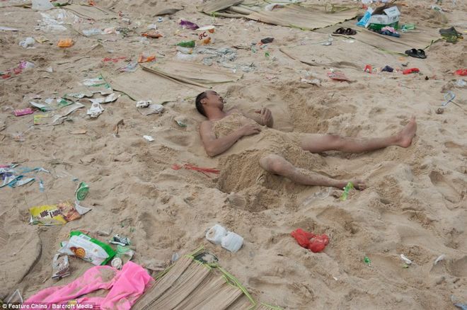 Η πιο βρώμικη παραλία στον κόσμο! [photos + video] - Φωτογραφία 7