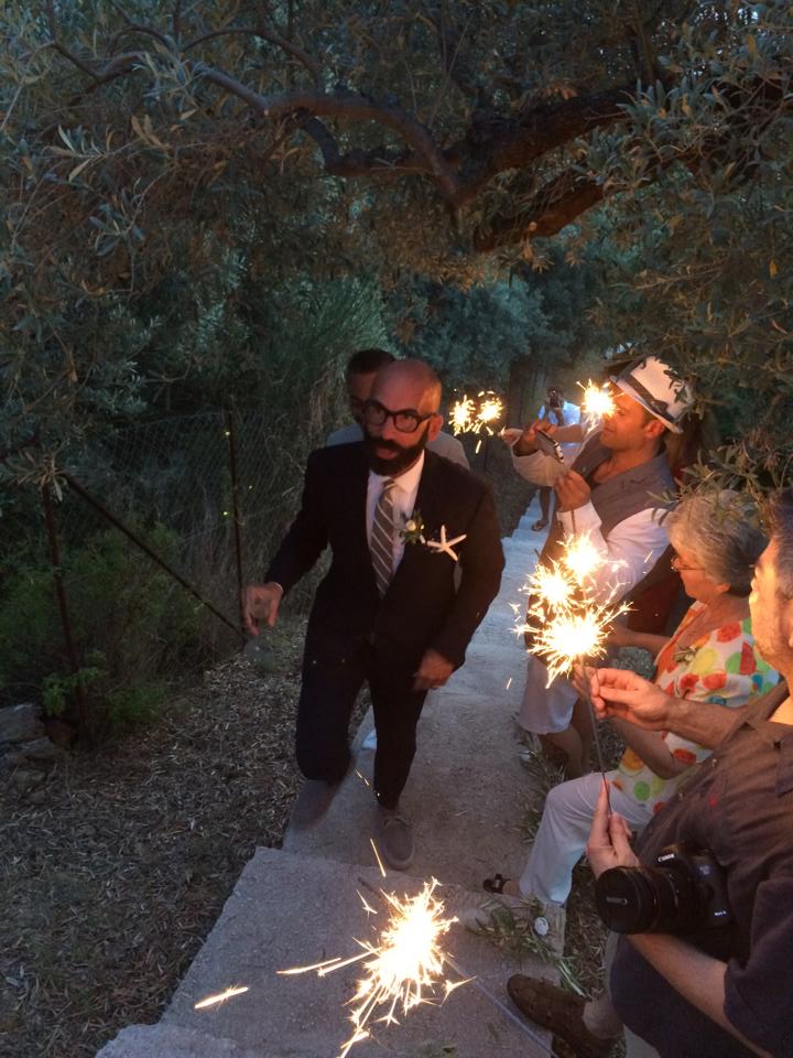 Κύπριος σκηνοθέτης παντρεύτηκε τον αγαπημένο του στη Σκόπελο [photos] - Φωτογραφία 3