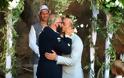Κύπριος σκηνοθέτης παντρεύτηκε τον αγαπημένο του στη Σκόπελο [photos]