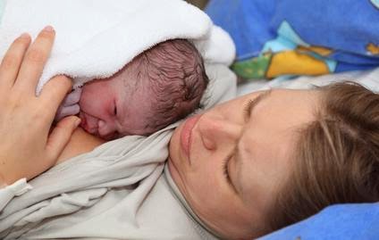 Μοναδικές εικόνες από νεογέννητα μωρά λίγα λεπτά αφού γεννήθηκαν - Φωτογραφία 16