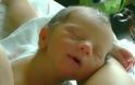 Μοναδικές εικόνες από νεογέννητα μωρά λίγα λεπτά αφού γεννήθηκαν - Φωτογραφία 10