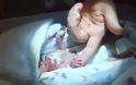 Μοναδικές εικόνες από νεογέννητα μωρά λίγα λεπτά αφού γεννήθηκαν - Φωτογραφία 15