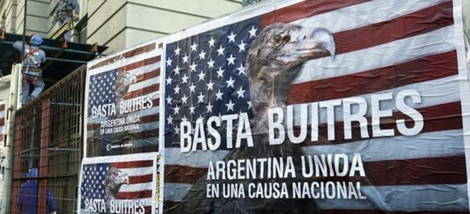 Αργεντινή: Η επιλεκτική χρεοκοπία και τα αρπακτικά που την έριξαν στα βράχια - Φωτογραφία 1
