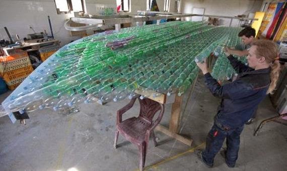 ΑΠΙΣΤΕΥΤΟ: Σκάφος από 50.000 πλαστικά μπουκαλάκια! [photo] - Φωτογραφία 5