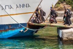 5085 - Το Άγιον Όρος μέσα από τον φακό ενός ιερέα