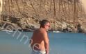 Πως πάχυνε ο Γιώργος Λιάγκας - Οι βουτιές του παρουσιαστή στην παραλία Καλύβια της Τήνου - Φωτογραφία 5