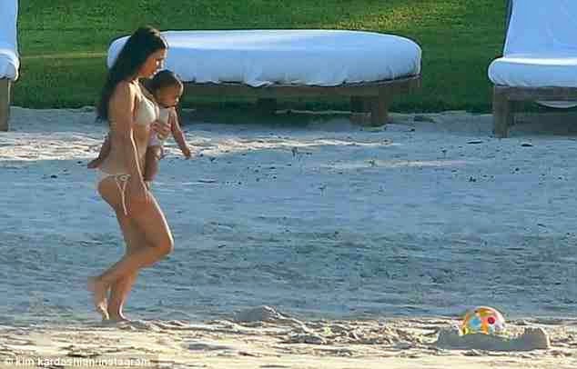 Δείτε την Kim Kardashian με μαγιό, χωρίς ρετούς! [photos] - Φωτογραφία 3