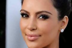 Δείτε την Kim Kardashian με μαγιό, χωρίς ρετούς! [photos]