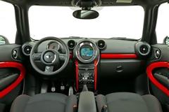 MINI NEWS: Φρεσκάδα και ζωντάνια για το πρώτο Sports Activity Coupé της premium μικρής κατηγορίας