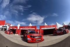Ο Huff και η LADA Sport LUKOIL στην pole position