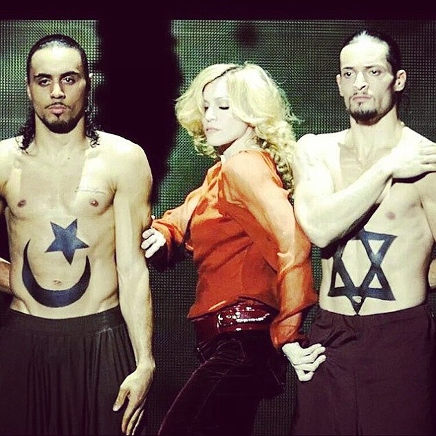 Σάλος με τη φωτογραφία της Madonna στο Instagram [photo] - Φωτογραφία 2