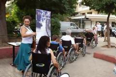 Πόσο αφιλόξενη είναι η Αθήνα για τα άτομα με κινητικά προβλήματα;