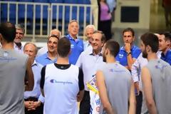 Ο Πρωθυπουργός πήγε... Εθνική [photos]