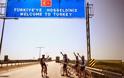 Σε τουρκικό έδαφος, έχοντας περάσει τα σύνορα, βρίσκονται πλέον οι 3 ποδηλάτες με προορισμό την Τραπεζούντα! - Φωτογραφία 1