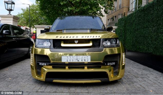 Σαουδάραβας Κροίσος κυκλοφορεί στο Λονδίνο με χρυσό Range Rover και αριθμό κυκλοφορίας 666! - Φωτογραφία 3