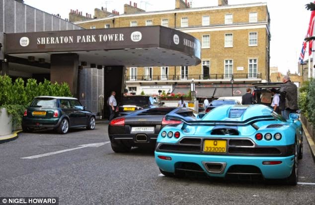 Σαουδάραβας Κροίσος κυκλοφορεί στο Λονδίνο με χρυσό Range Rover και αριθμό κυκλοφορίας 666! - Φωτογραφία 7