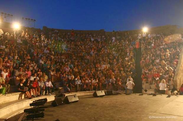 Πάτρα: Δείτε φωτο από την παράσταση Λυσιστράτη με την Μαρία Καβογιάννη - Φωτογραφία 8