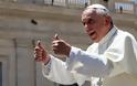 Μήνυμα Πάπα: Μην ξοδεύετε τη ζωή σε smartphones και chat rooms.