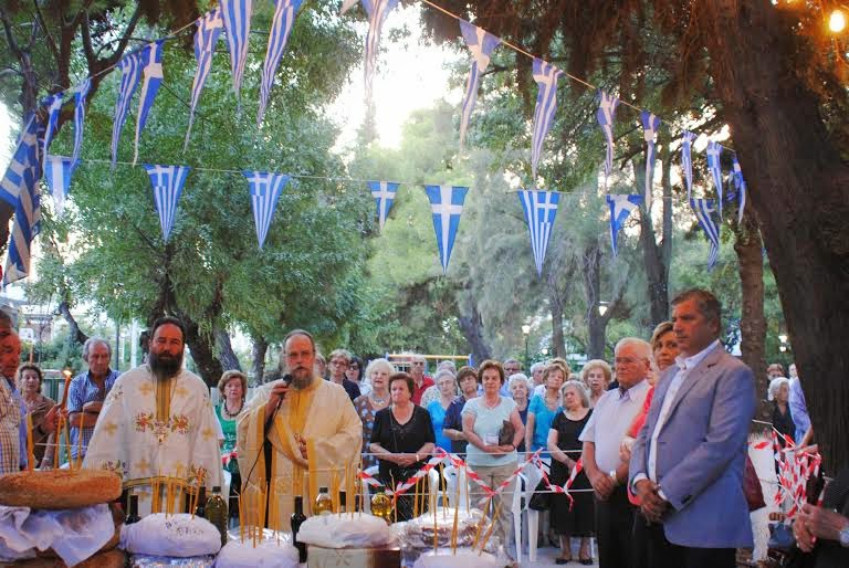 Στην ανακατασκευασμένη βιοκλιματική πλατεία Αγίας Λαύρας γιόρτασε το Μαρούσι τη Μεταμόρφωση του Σωτήρος, παραμονή της εορτής του ομώνυμου παρεκκλησίου - Φωτογραφία 3