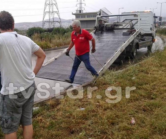 Νεαρός οδηγός τράκαρε μόλις βγήκε από το συνεργείο! [photos] - Φωτογραφία 7