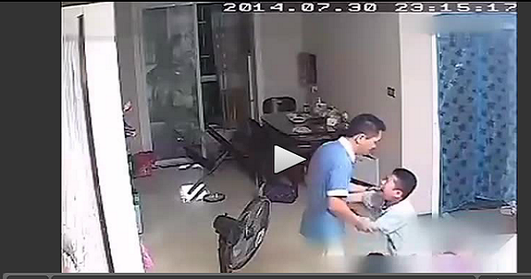 ΒΙΝΤΕΟ ΣΟΚ: Άνδρας χτυπάει τη γυναίκα του μπροστά στα παιδιά του... [video] - Φωτογραφία 1