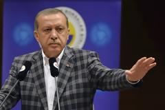 Ερντογάν: Είσαι μια αδιάντροπη και επικίνδυνη γυναίκα μεταμφιεσμένη σε κατ' όνομα δημοσιογράφο