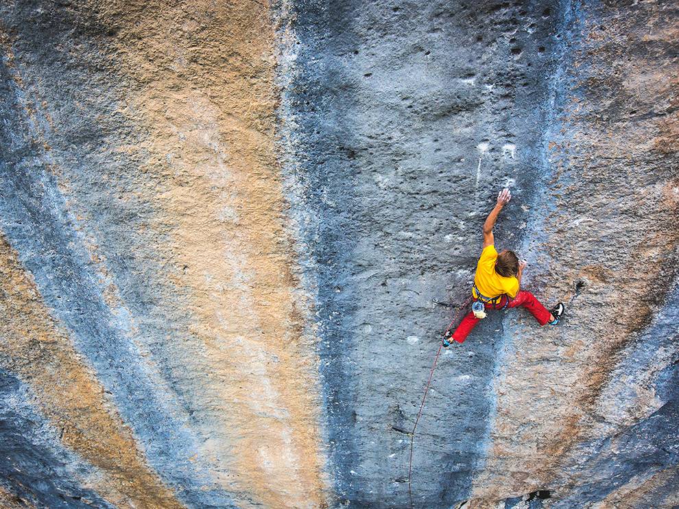 Αδρεναλίνη στα ύψη: Συγκλονιστικές φωτογραφίες από παράτολμα extreme sports - Φωτογραφία 2