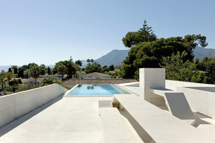 Εντυπωσιακή «διάφανη» πισίνα στην οροφή! [photos] - Φωτογραφία 4