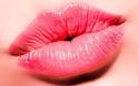 Προσοχή: Δείτε τι μπορείτε να πάθετε από ένα φιλί