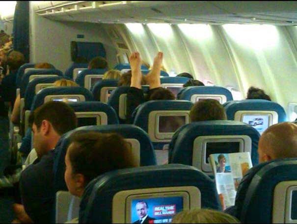 Απίστευτα πράγματα που μπορεί κανείς να δει σε ένα αεροπλάνο! - Φωτογραφία 5