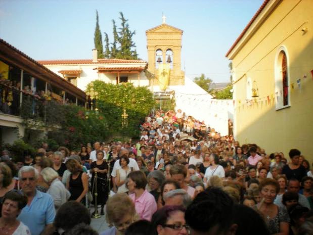 Πάτρα: Πλήθος πιστών στο Γηροκομειό για τα Εγκώμια της Παναγίας - Φωτογραφία 6