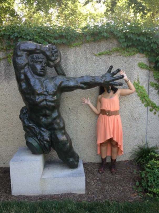 Ποζάροντας με αγάλματα... [photos] - Φωτογραφία 4