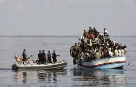 Ηurriyet: Στη Σμύρνη πωλούν σωσίβια σε μετανάστες για να περάσουν στην Ελλάδα - Φωτογραφία 1