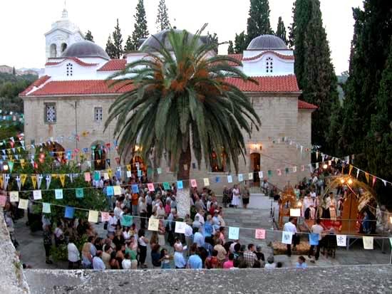 Δεκαπενταύγουστος: Πώς γιορτάζουν στην Ελλάδα το Πάσχα του καλοκαιριού - Φωτογραφία 18