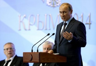 Στρατιωτική δύναμη στην Κριμαία ενέκρινε ο Πούτιν - Φωτογραφία 1