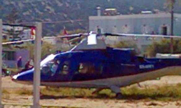 ΕΓΙΝΕ ΚΑΙ ΑΥΤΟ: Ελικόπτερο προσγειώθηκε σε παραλία της Σύρου για να παραλάβει... τουρίστες! [photo] - Φωτογραφία 1