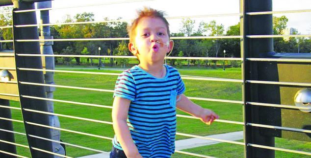 ΕΝΑ ΘΑΥΜΑ ΤΟΝ 15ΑΥΓΟΥΣΤΟ: Νίκησε τον σπάνιο Καρκίνο ο 5χρονος Λουκάς... [photos] - Φωτογραφία 5
