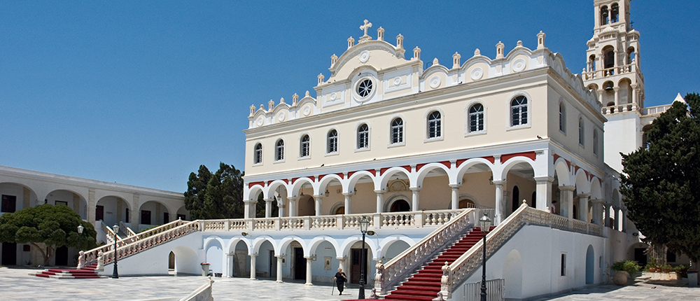 Με λαμπρότητα και κατάνυξη ο εορτασμός της Παναγίας της Τήνου - Φωτογραφία 2