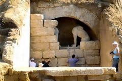 Το μυστικό του τύμβου της Αμφίπολης - Τι έδειξε η μικροκάμερα