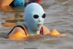 «Facekini», η νέα τρέλα της παραλίας